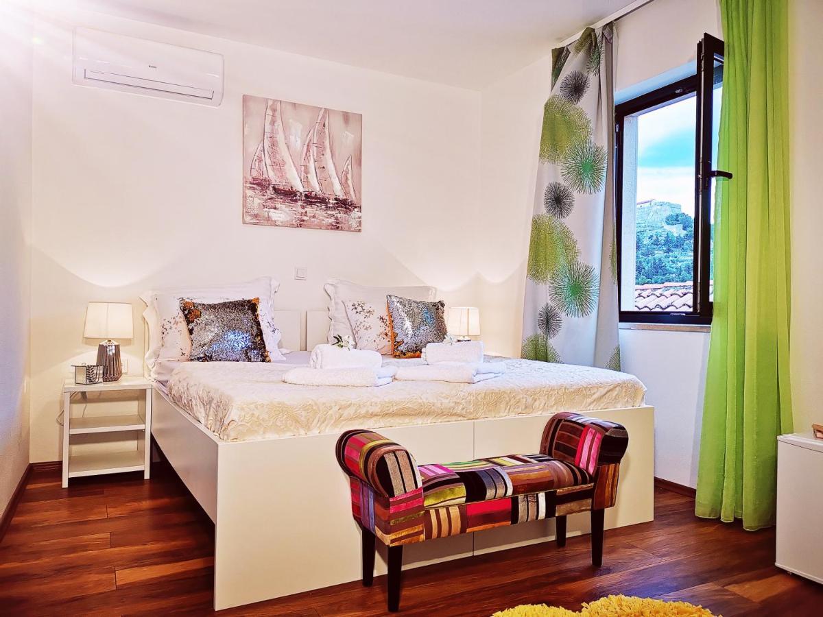 Apartments Ante 2 ฮวาร์ ภายนอก รูปภาพ