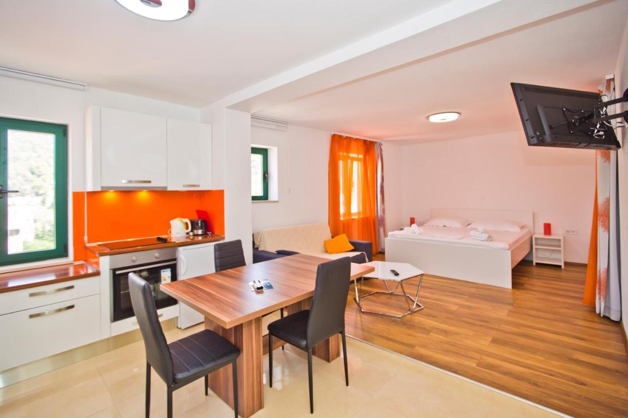 Apartments Ante 2 ฮวาร์ ภายนอก รูปภาพ