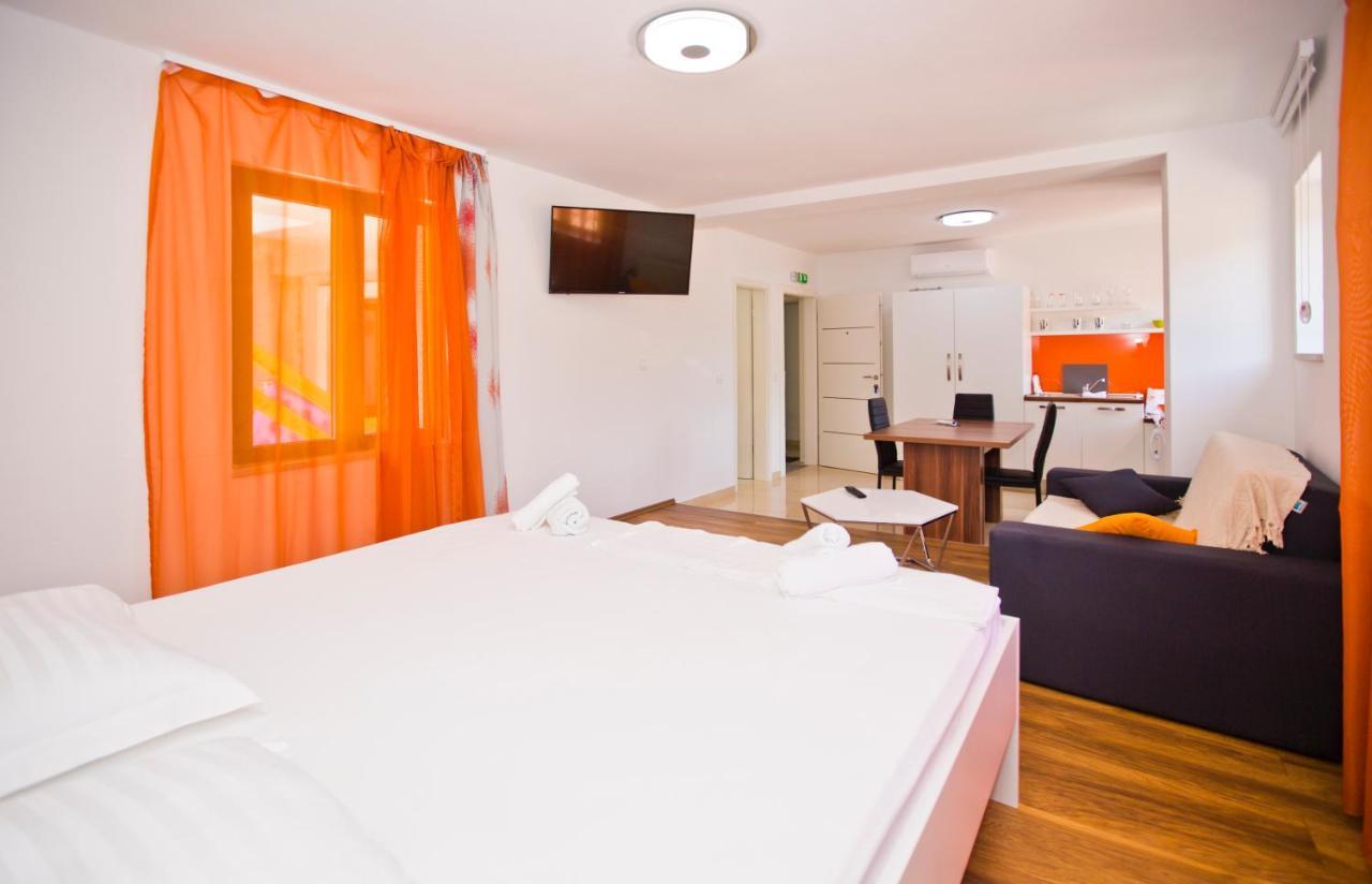 Apartments Ante 2 ฮวาร์ ภายนอก รูปภาพ