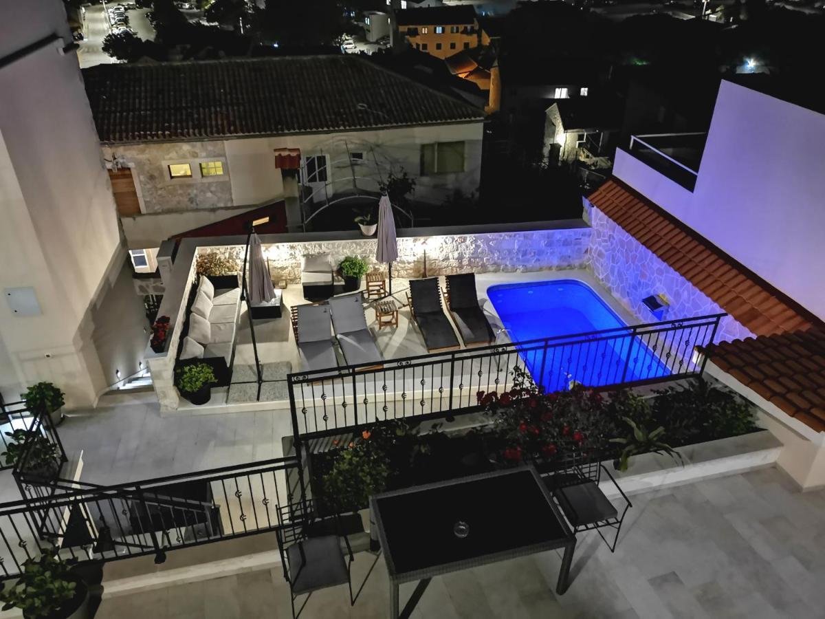 Apartments Ante 2 ฮวาร์ ภายนอก รูปภาพ