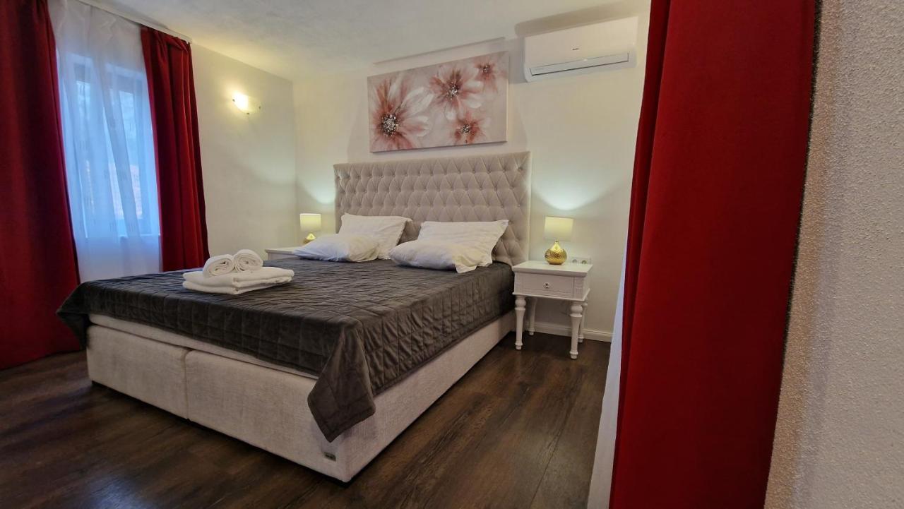 Apartments Ante 2 ฮวาร์ ภายนอก รูปภาพ