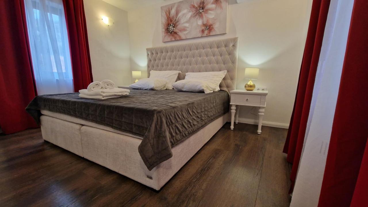 Apartments Ante 2 ฮวาร์ ภายนอก รูปภาพ