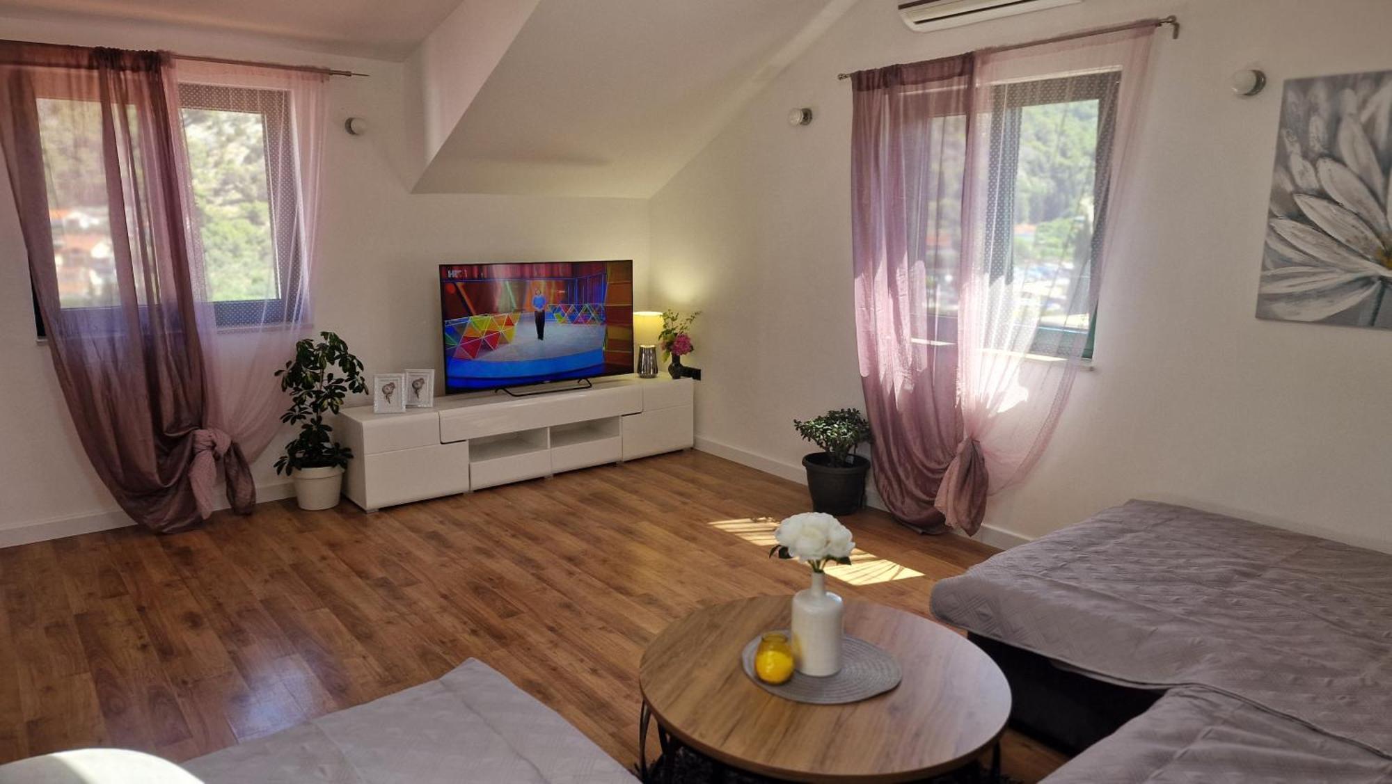 Apartments Ante 2 ฮวาร์ ภายนอก รูปภาพ