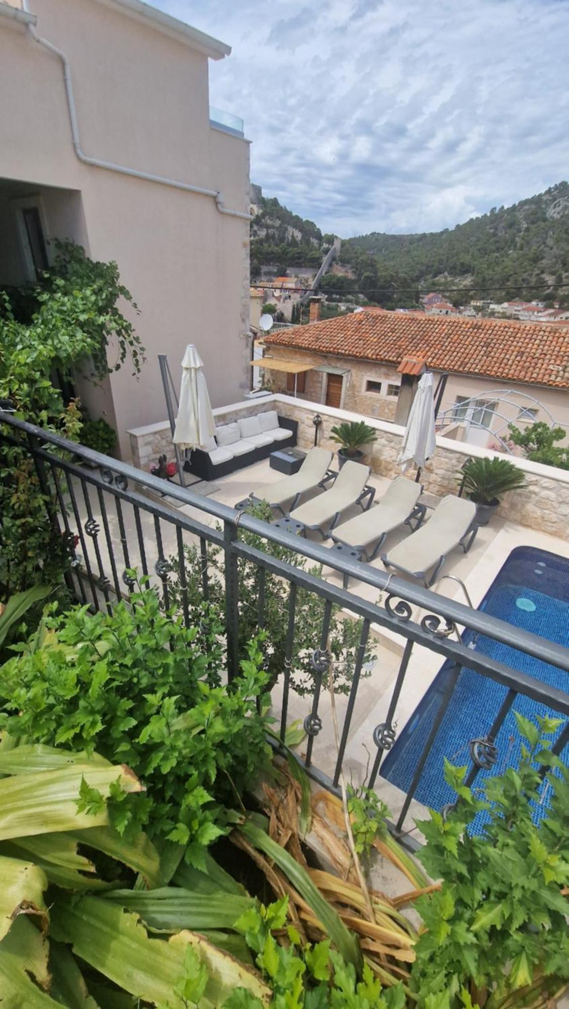 Apartments Ante 2 ฮวาร์ ภายนอก รูปภาพ