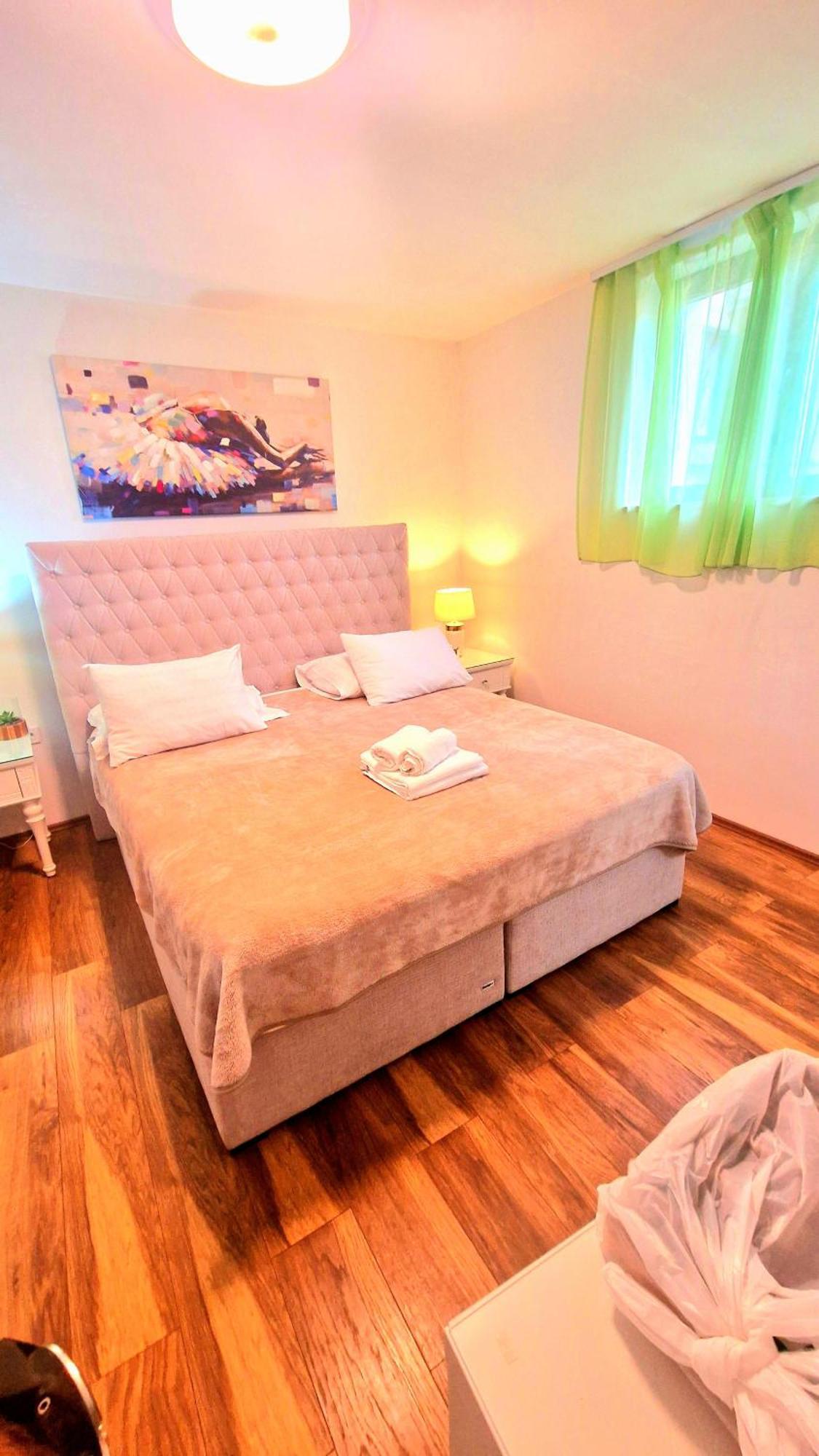 Apartments Ante 2 ฮวาร์ ภายนอก รูปภาพ