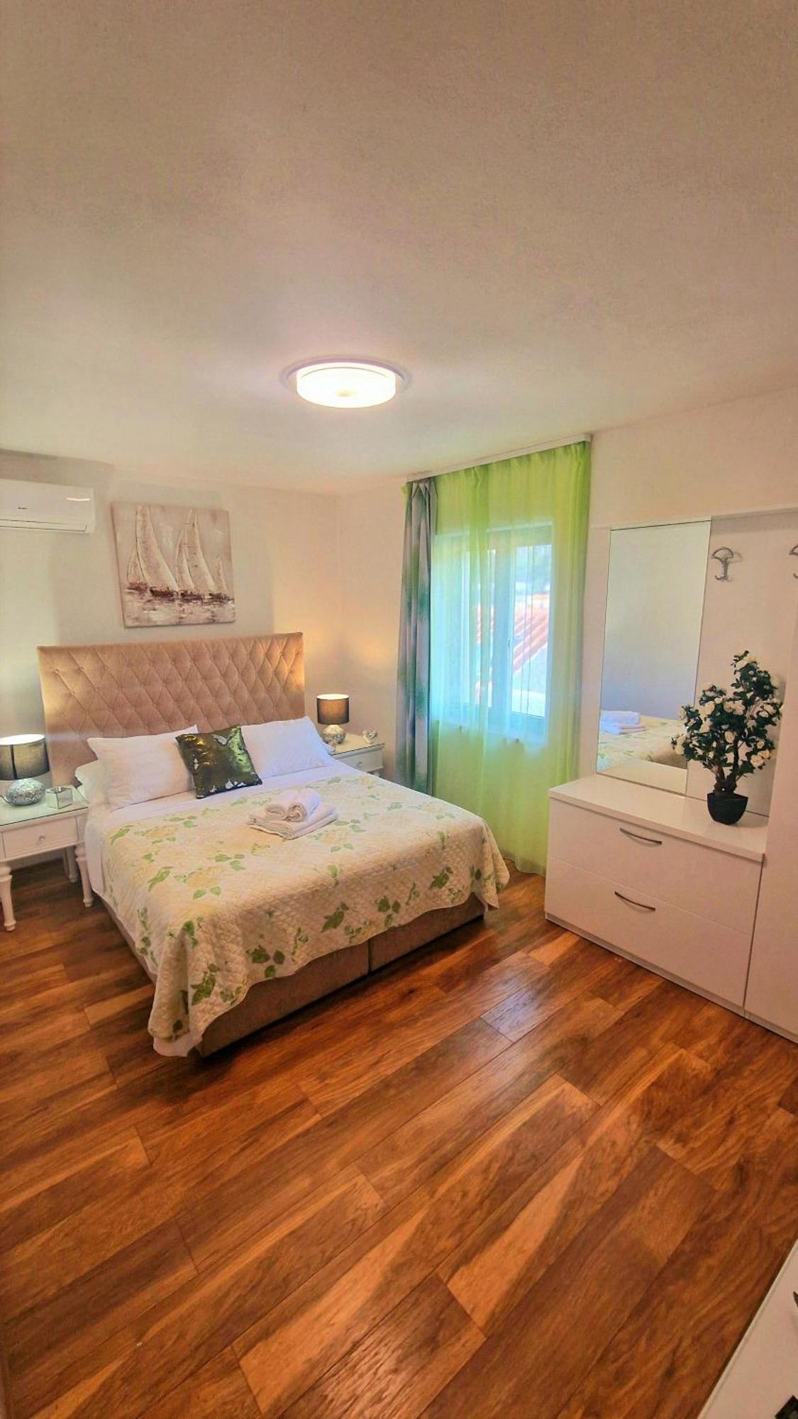 Apartments Ante 2 ฮวาร์ ภายนอก รูปภาพ