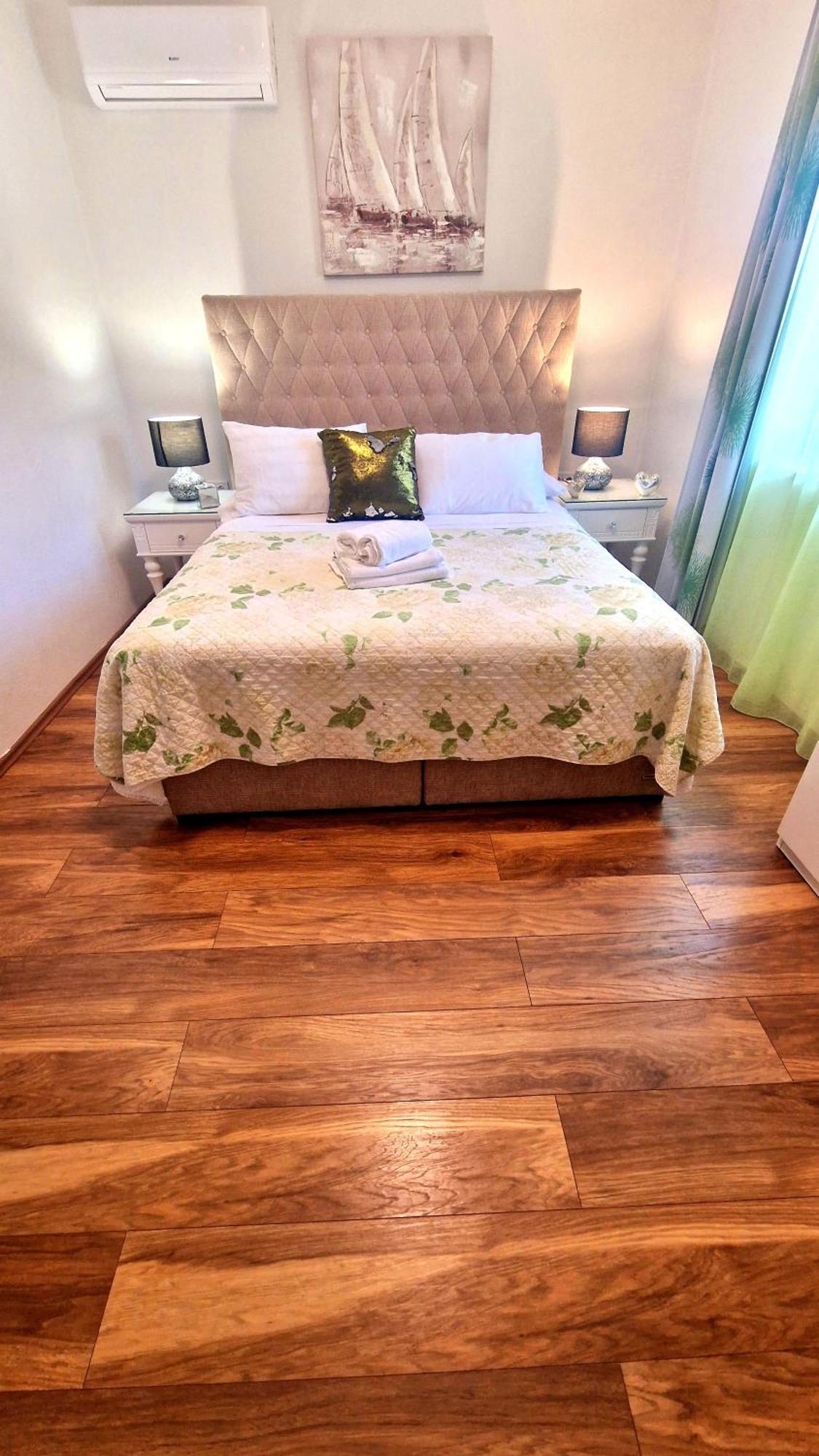 Apartments Ante 2 ฮวาร์ ภายนอก รูปภาพ